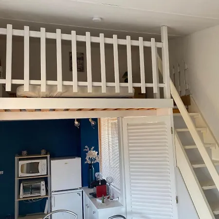 Joli Mezzanine Avec Parking Et Wifi La Roquille Apartamento Agde