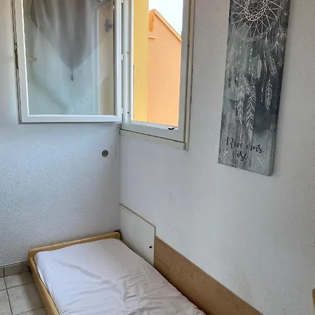 Joli Mezzanine Avec Parking La Roquille Agde