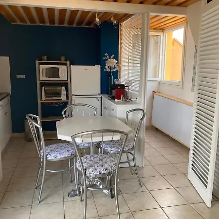 Lejlighed Joli Mezzanine Avec Parking Et Wifi La Roquille *