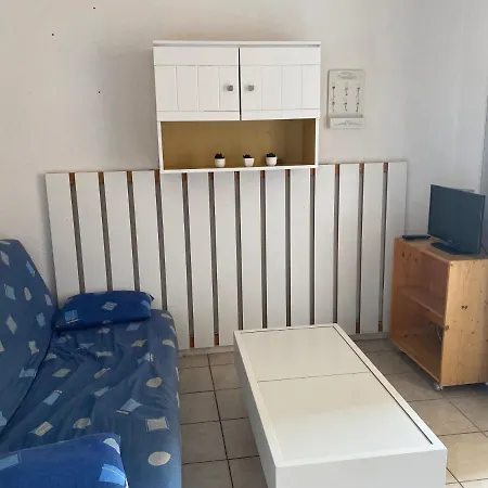 Joli Mezzanine Avec Parking Et Wifi La Roquille * Agde