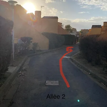 Joli Mezzanine Avec Parking La Roquille * Agde