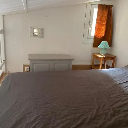 Lejlighed Joli Mezzanine Avec Parking Et Wifi La Roquille