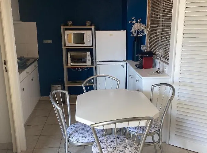Joli Mezzanine Avec Parking Et Wifi La Roquille Appartement Agde