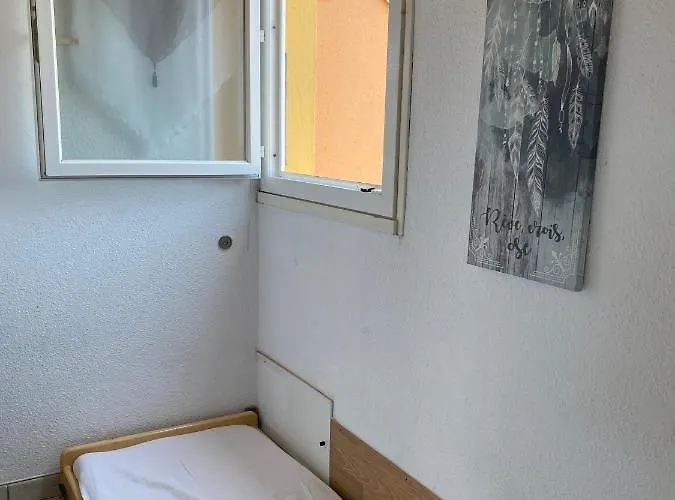 Joli Mezzanine Avec Parking Et Wifi La Roquille Agde