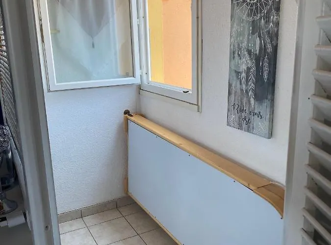 Joli Mezzanine Avec Parking Et Wifi La Roquille *