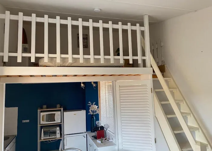 Joli Mezzanine Avec Parking Et Wifi La Roquille Appartement Agde
